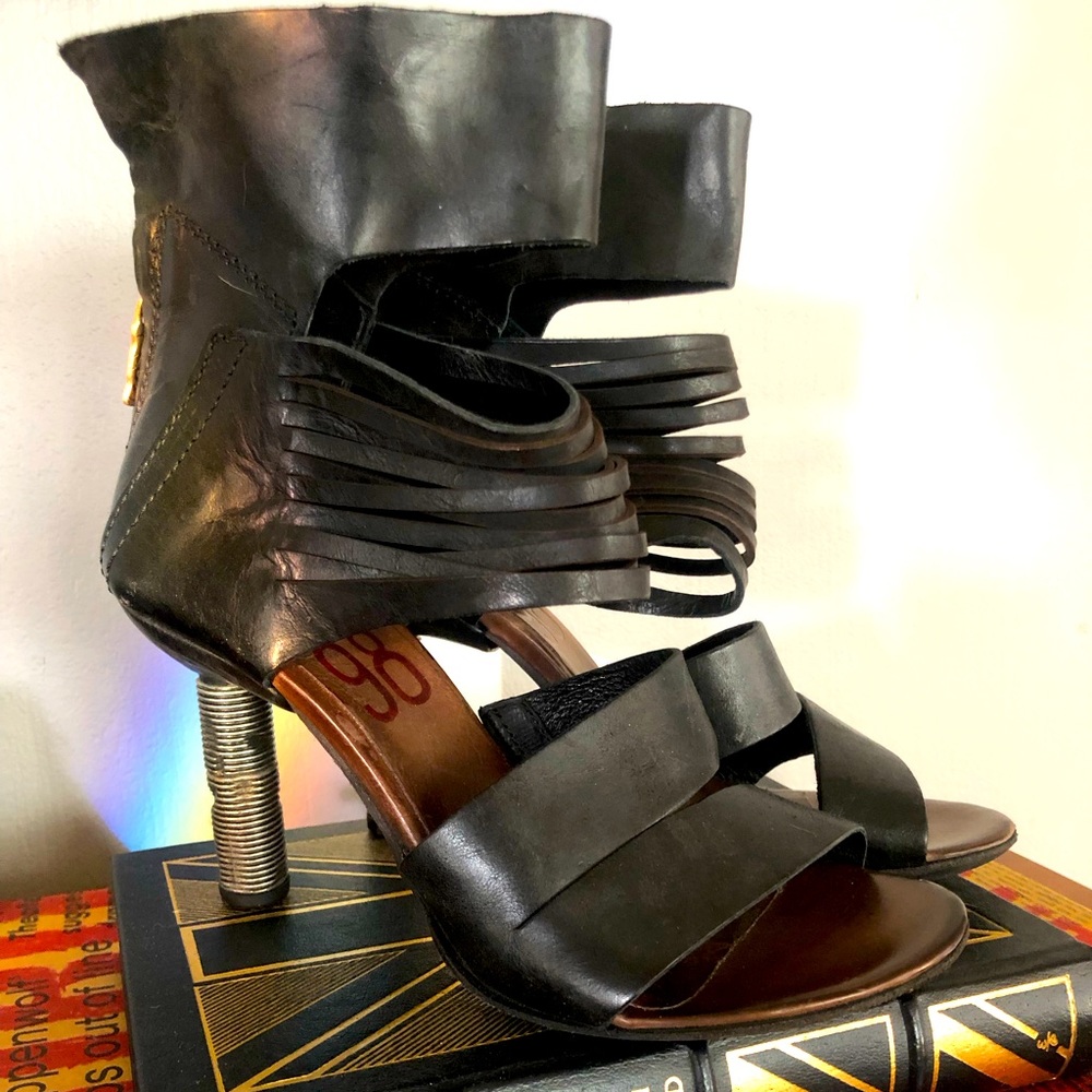 As98 Leather Heels